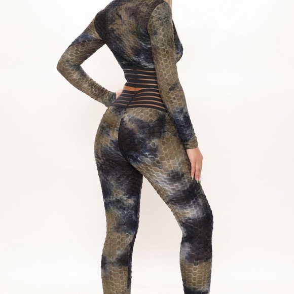 Size XL matching workout/loungewear set from Fashion Nova - Picture 7 of 7